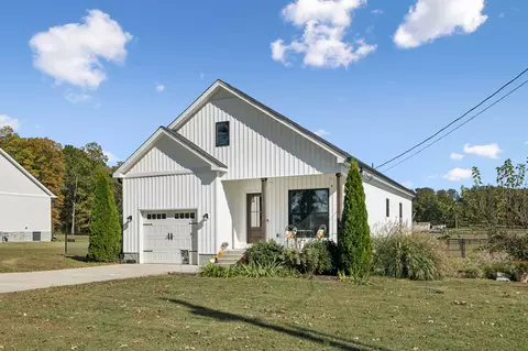 393 Pruett Rd, Dickson, TN 37055