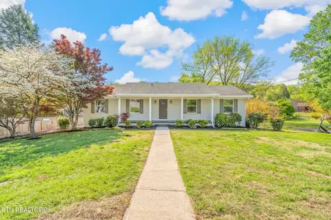 10504 Blakewood Dr, Knoxville, TN 37922