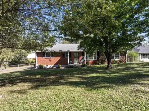 145 Woody Thomas Dr, La Vergne, TN 37086