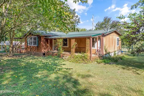 1070 Pine Grove Cir, Greenback, TN 37742