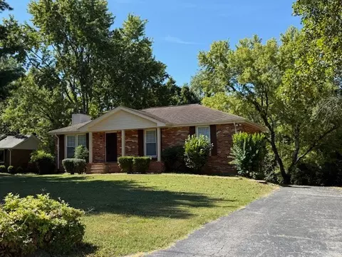 831 Forrest Glen Dr, Old Hickory, TN 37138