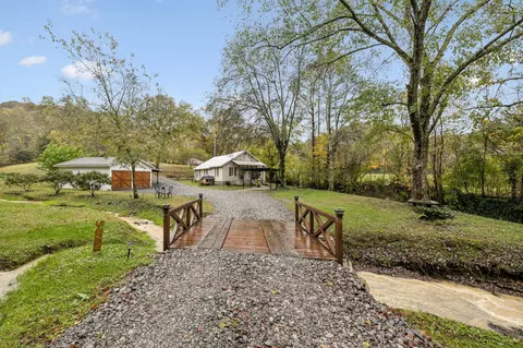 Exterior - 120 Tuttle Ln, Bethpage, TN 37022 photo 3 of 6