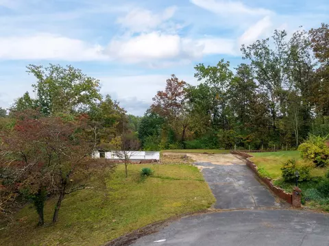 2402 Haven Cove Ln, Chattanooga, TN 37421