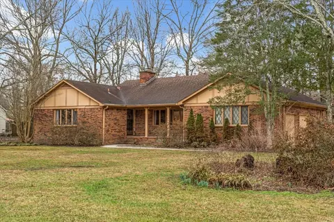 300 Marbeth Ln, Tullahoma, TN 37388