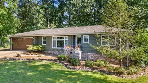 409 Mississippi Ave, Signal Mountain, TN 37377