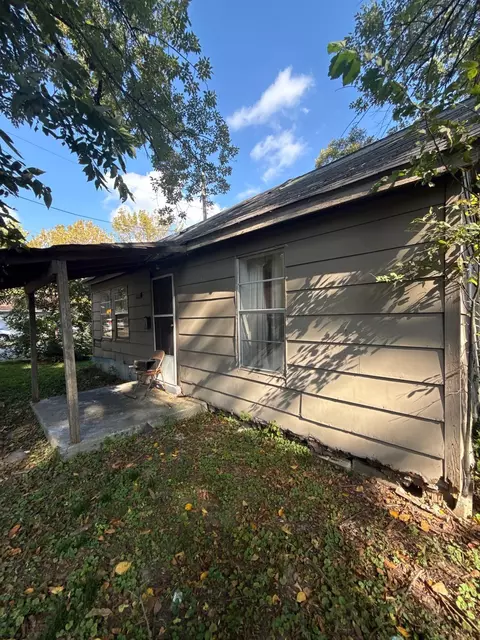 3702 Grey Rd, Memphis, TN 38108