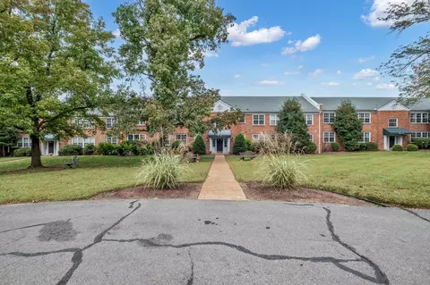 1112 Clifton Ln #25, Nashville, TN 37204