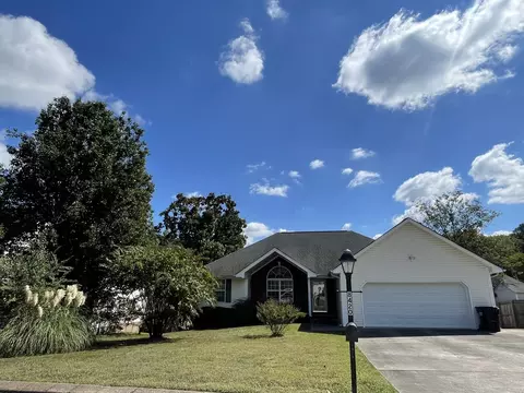 8420 Paradigm Pl, Ooltewah, TN 37363