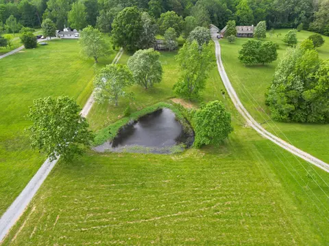1776 Mosley Ferry Rd, Chapmansboro, TN 37035