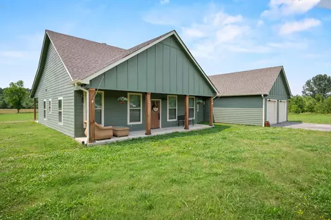 1421 Hancock Rd, Jasper, TN 37347