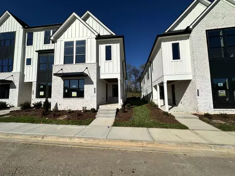 2064 Conductor Ln, Thompsons Station, TN 37179