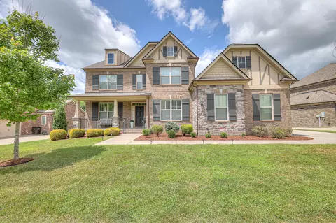 6689 Edgemore Dr, College Grove, TN 37046
