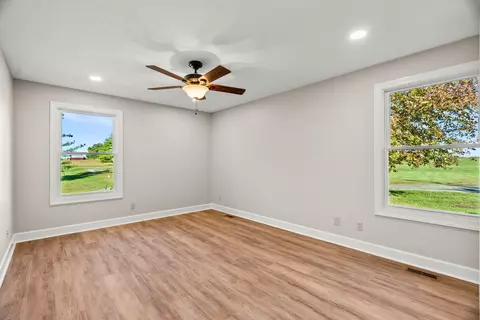 Bedroom - 4540 Roy Cole Rd, Springfield, TN 37172 photo 3 of 4