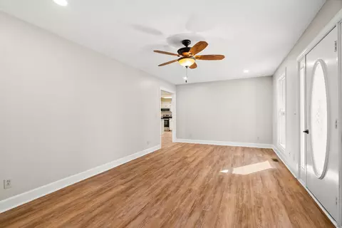 Living - 4540 Roy Cole Rd, Springfield, TN 37172 photo 3 of 5