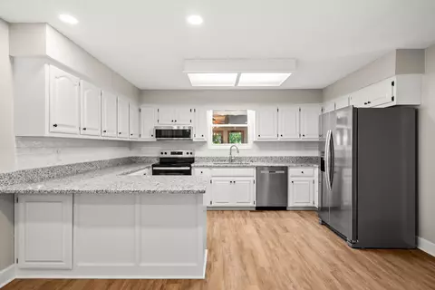 Kitchen - 4540 Roy Cole Rd, Springfield, TN 37172 photo 2 of 5