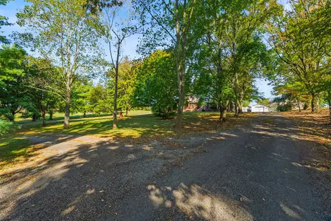 Exterior - 4540 Roy Cole Rd, Springfield, TN 37172 photo 9 of 17