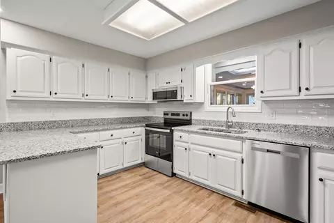 Kitchen - 4540 Roy Cole Rd, Springfield, TN 37172 photo 3 of 5