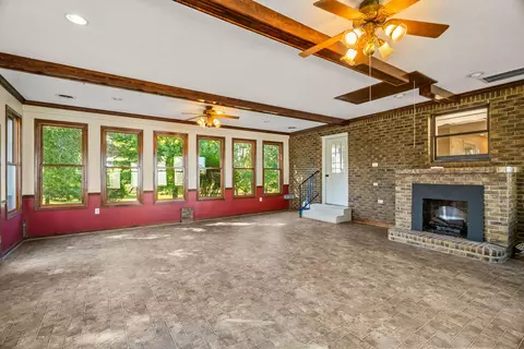 Living - 4540 Roy Cole Rd, Springfield, TN 37172 photo 5 of 5