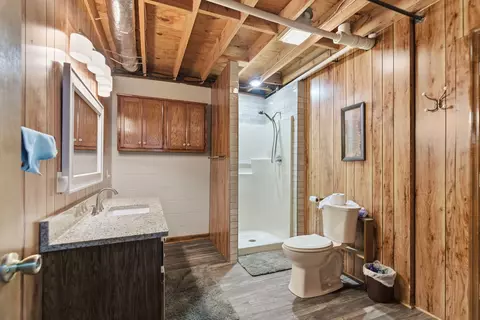 Bath - 4540 Roy Cole Rd, Springfield, TN 37172 photo 2 of 2
