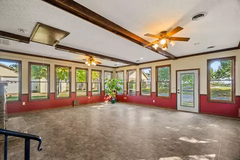 Living - 4540 Roy Cole Rd, Springfield, TN 37172 photo 4 of 5