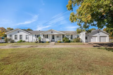 1971 Ridge Rd, Mcewen, TN 37101