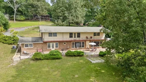 1383 Osage Dr, Soddy Daisy, TN 37379