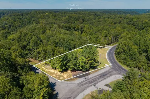 18 Hidden Pointe Ln, Sparta, TN 38583