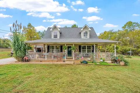 5221 Roaring Springs Rd, Cadiz, KY 42211