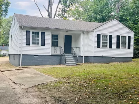 3960 E Whitehaven Park Cir, Memphis, TN 38116