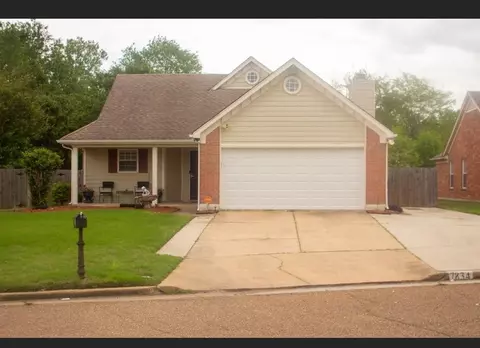 7834 Lake Cross Dr, Memphis, TN 38125