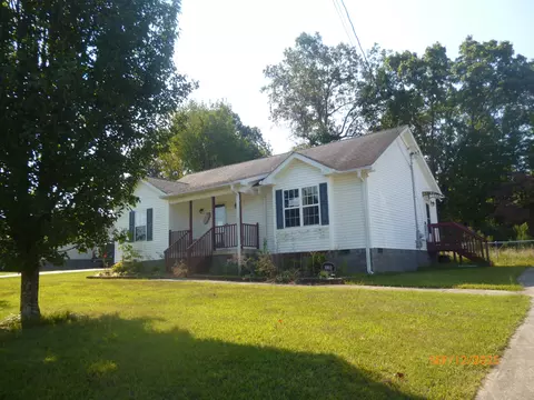 1003 Corlew Ln, White Bluff, TN 37187