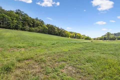 6 Young Rd, Pulaski, TN 38478
