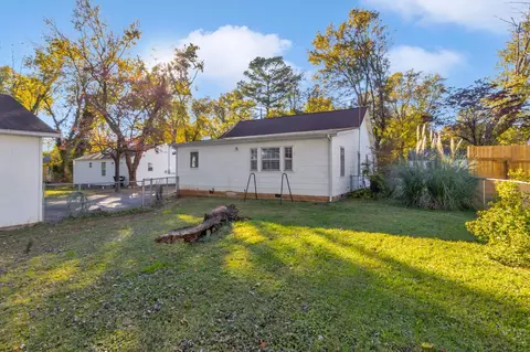 Exterior - 415 4th Ave, Murfreesboro, TN 37130 photo 9 of 10