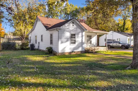 Exterior - 415 4th Ave, Murfreesboro, TN 37130 photo 7 of 10