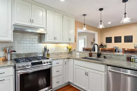 Kitchen - 1051 Herman Lance Rd, Morrison, TN 37357 photo 2 of 3