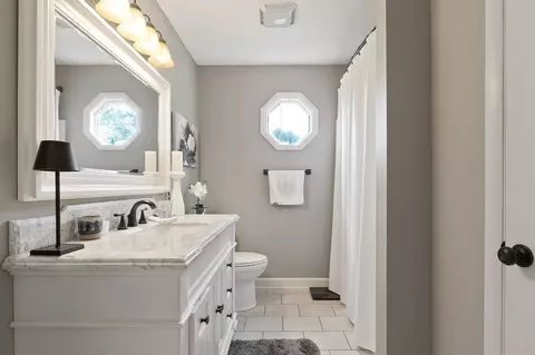 Bath - 1051 Herman Lance Rd, Morrison, TN 37357 photo 1 of 4