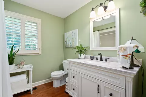Bath - 1051 Herman Lance Rd, Morrison, TN 37357 photo 3 of 4