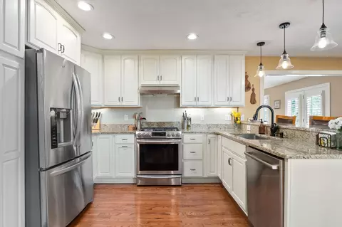 Kitchen - 1051 Herman Lance Rd, Morrison, TN 37357 photo 1 of 3
