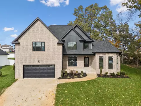 1131 Forsythia Dr, Clarksville, TN 37043