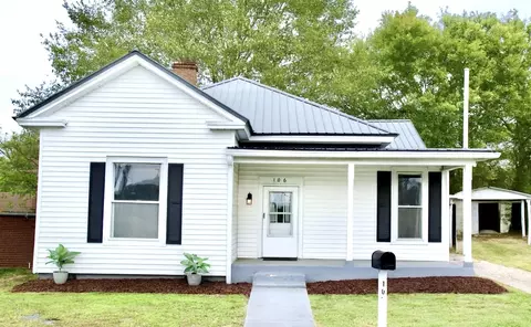 106 Murphree Ave, Centerville, TN 37033