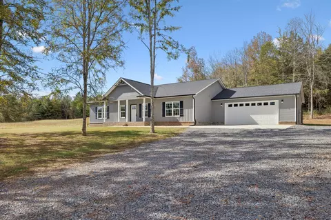 8016 Mcdonald Cemetery Rd, Ooltewah, TN 37363