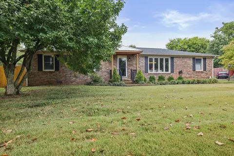 220 Hampton Rd, Columbia, TN 38401