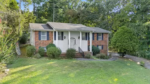 801 Chestnut Wood Ln, Chattanooga, TN 37421