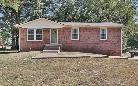323 Forest Hills Dr, Clarksville, TN 37040