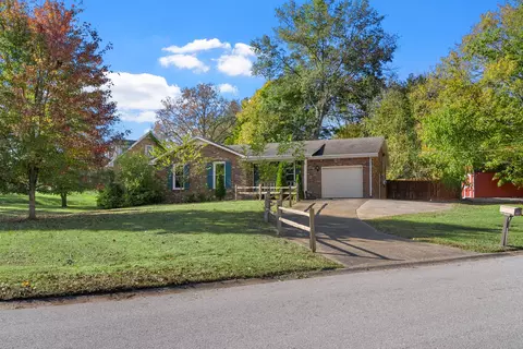 308 Barry Dr, Clarksville, TN 37040