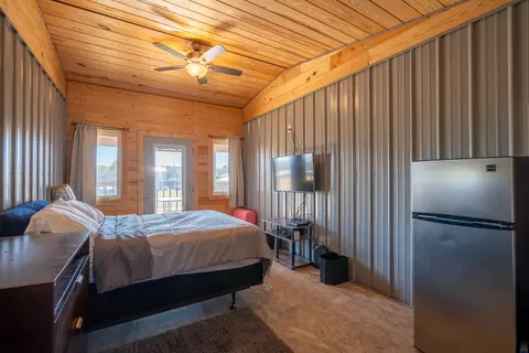 330 Jett Dr, Clifton, TN 38425