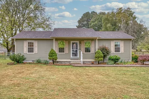 731 Howell St, Sparta, TN 38583