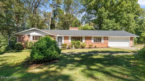 8111 Chesterfield Dr, Knoxville, TN 37909