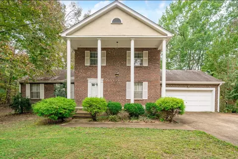 8518 Providence Rd, Ooltewah, TN 37363