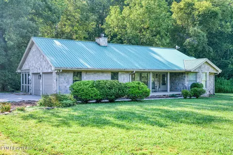526 Lizzie Ln, Townsend, TN 37882
